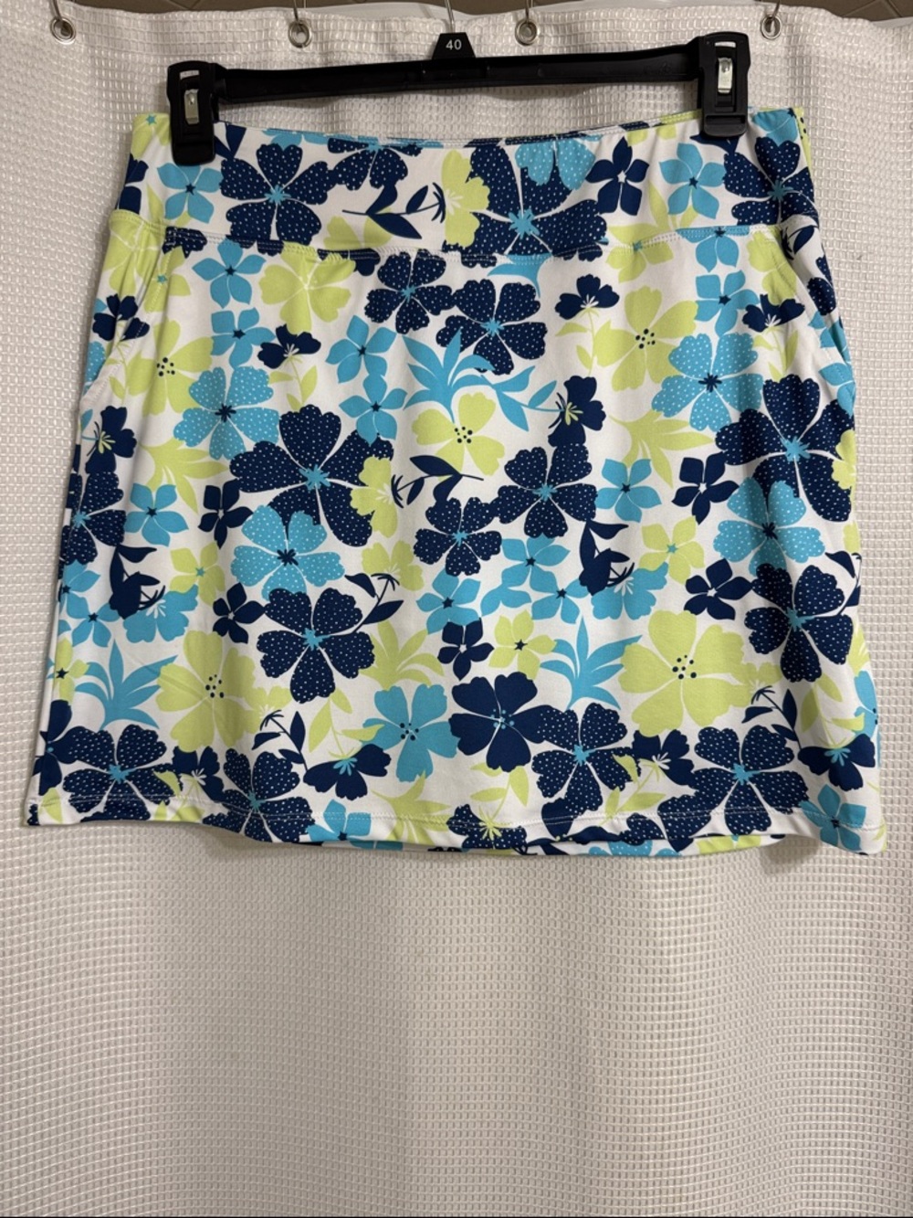 Emerald 18 floral skort. Size M